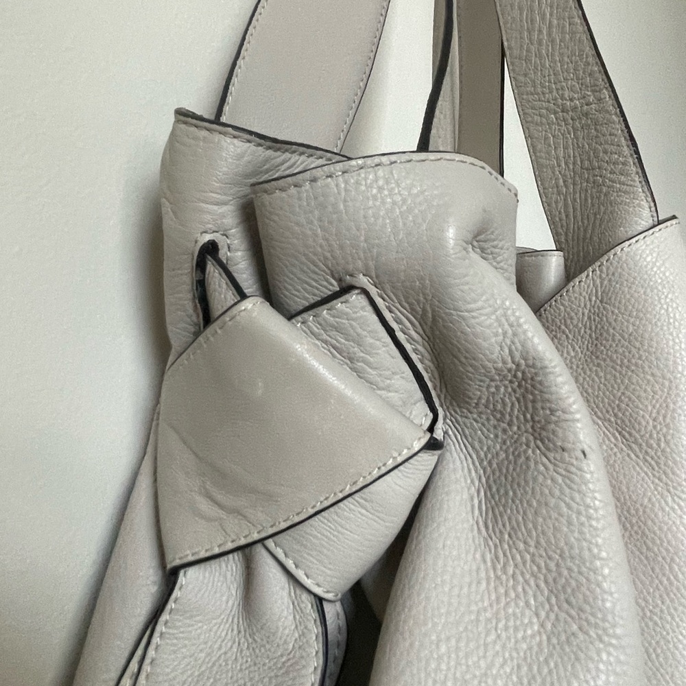 Vince Camuto⚡️XL Slouchy “Silver Cloud” Cyra Taupe Tote Bag - Picture 6 of 16